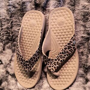 Joy bees Flip Flops Women's